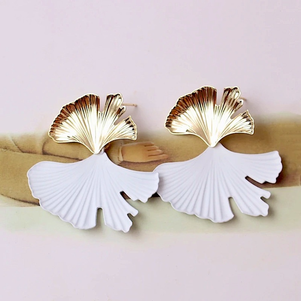 Leaf Flower Gold White Earrings